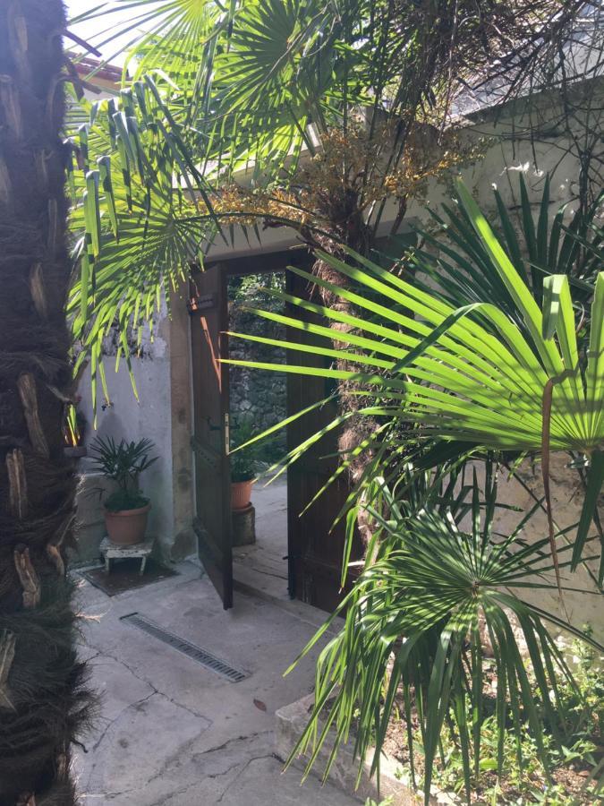 Palmera Мостар Екстериор снимка